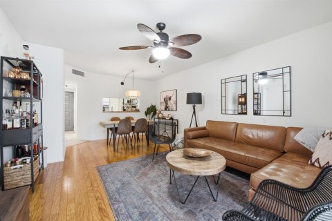 Condo in Margate, Florida, 2 bedrooms  № 2241856 - photo 11
