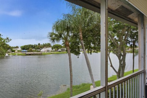 Condo in Margate, Florida, 2 bedrooms  № 2241856 - photo 17