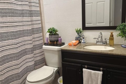 House in Miami, Florida 4 bedrooms, 193.24 sq.m. № 2022303 - photo 7