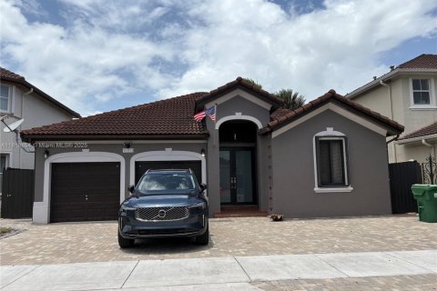 House in Miami, Florida 4 bedrooms, 193.24 sq.m. № 2022303