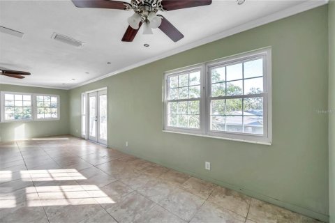 Immobilier commercial à vendre à Gulfport, Floride: 5 chambres, 250.84 m2 № 2427433 - photo 24