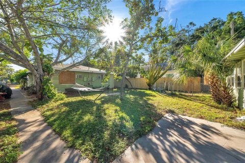 Immobilier commercial à vendre à Gulfport, Floride: 5 chambres, 250.84 m2 № 2427433 - photo 7