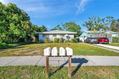 Immobilier commercial à Gulfport, Floride 5 chambres, 250.84 m2 № 2427433