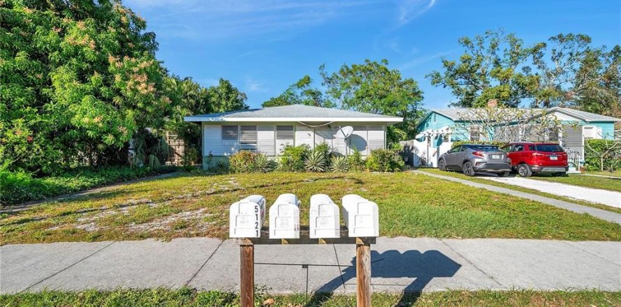 Immobilier commercial à Gulfport, Floride 5 chambres, 250.84 m2 № 2427433