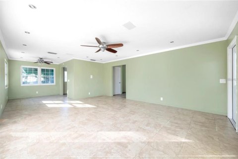 Immobilier commercial à vendre à Gulfport, Floride: 5 chambres, 250.84 m2 № 2427433 - photo 18