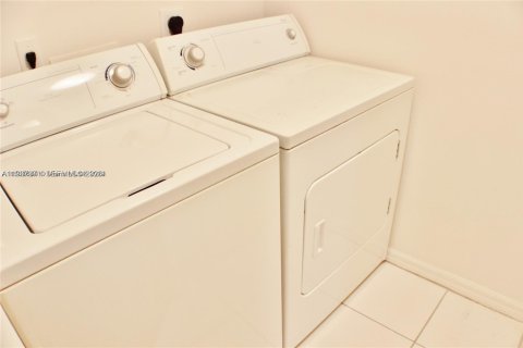 Купить кондоминиум в Мирамар, Флорида 2 спальни, 111.95м2, № 1995235 - фото 15