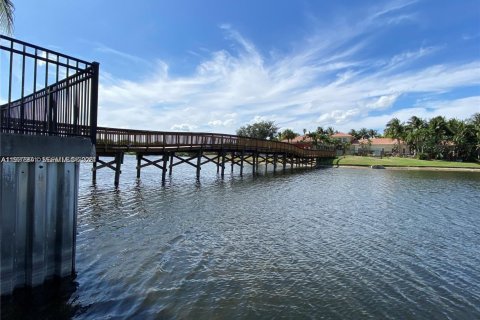 Купить кондоминиум в Мирамар, Флорида 2 спальни, 111.95м2, № 1995235 - фото 23