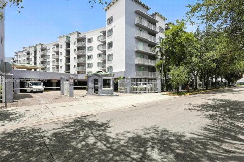 Copropriété à louer à Miami, Floride: 2 chambres, 80.36 m2 № 1947066 - photo 2