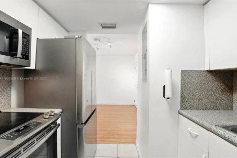 Copropriété à louer à Miami, Floride: 2 chambres, 80.36 m2 № 1947066 - photo 4