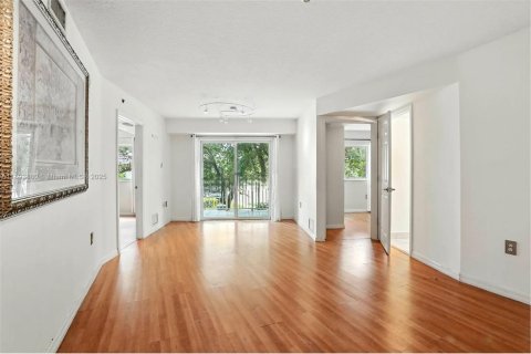 Copropriété à louer à Miami, Floride: 2 chambres, 80.36 m2 № 1947066 - photo 7