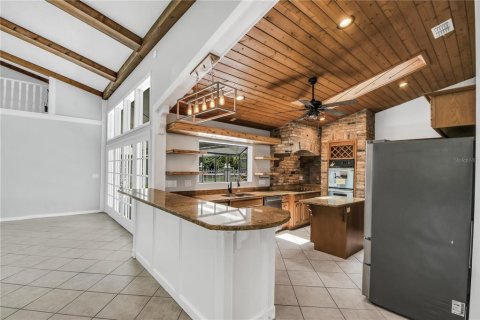 Villa ou maison à vendre à Kissimmee, Floride: 4 chambres, 343.46 m2 № 1869059 - photo 10