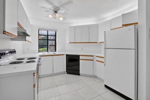 Condo in Boynton Beach, Florida, 3 bedrooms № 2249513 - photo 11