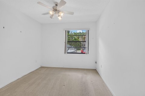 Condo in Boynton Beach, Florida, 3 bedrooms № 2249513 - photo 22