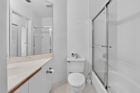 Condo in Boynton Beach, Florida, 3 bedrooms № 2249513 - photo 20