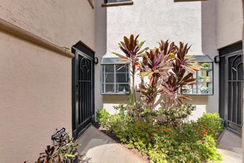 Condo in Boynton Beach, Florida, 3 bedrooms № 2249513 - photo 2