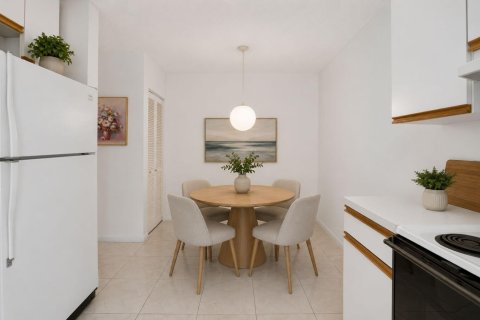 Condo in Boynton Beach, Florida, 3 bedrooms № 2249513 - photo 8
