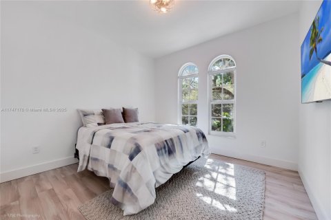 Condo in Coral Gables, Florida, 3 bedrooms  № 1706044 - photo 15