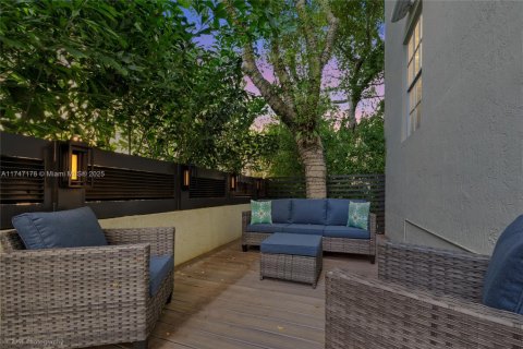 Condo in Coral Gables, Florida, 3 bedrooms  № 1706044 - photo 10