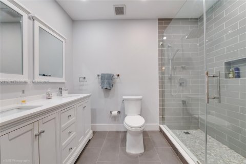 Condo in Coral Gables, Florida, 3 bedrooms  № 1706044 - photo 14
