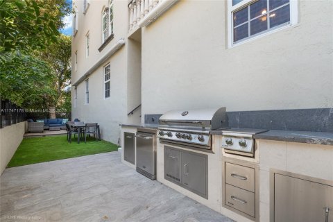 Condo in Coral Gables, Florida, 3 bedrooms  № 1706044 - photo 8