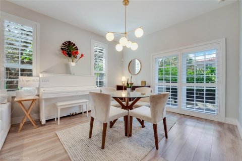 Condo in Coral Gables, Florida, 3 bedrooms  № 1706044 - photo 5