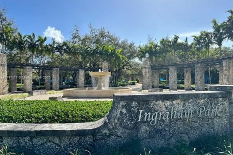 Condo in Coral Gables, Florida, 3 bedrooms  № 1706044 - photo 23
