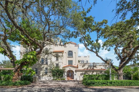 Condo in Coral Gables, Florida, 3 bedrooms  № 1706044 - photo 1