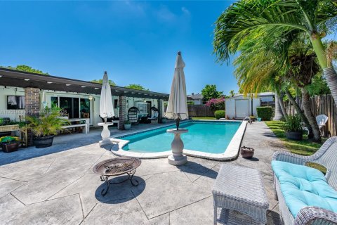 House in Cutler Bay, Florida 4 bedrooms, 174.47 sq.m. № 1738793 - photo 15