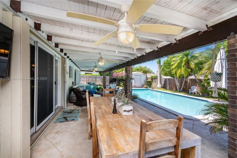 House in Cutler Bay, Florida 4 bedrooms, 174.47 sq.m. № 1738793 - photo 23