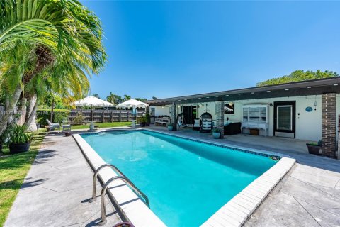 House in Cutler Bay, Florida 4 bedrooms, 174.47 sq.m. № 1738793 - photo 11