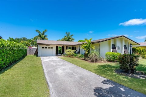 House in Cutler Bay, Florida 4 bedrooms, 174.47 sq.m. № 1738793 - photo 3
