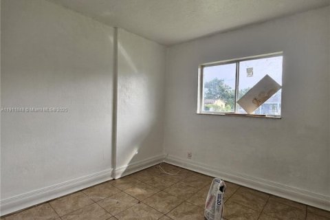 Купить виллу или дом в Майами, Флорида 3 спальни, 94.76м2, № 1967629 - фото 5