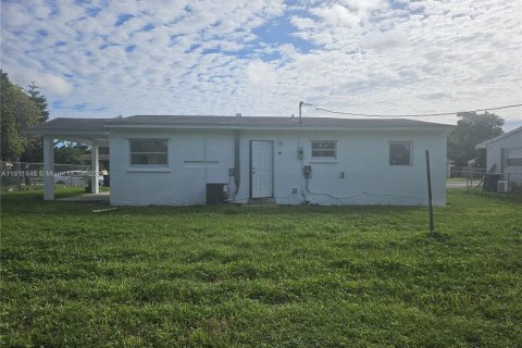 Купить виллу или дом в Майами, Флорида 3 спальни, 94.76м2, № 1967629 - фото 17