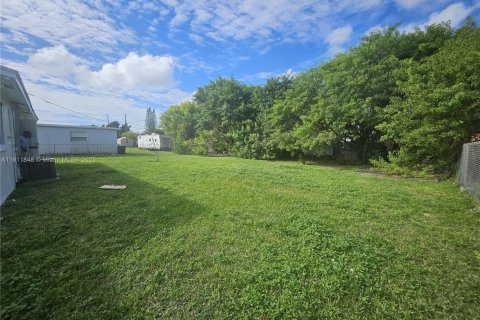 Купить виллу или дом в Майами, Флорида 3 спальни, 94.76м2, № 1967629 - фото 16