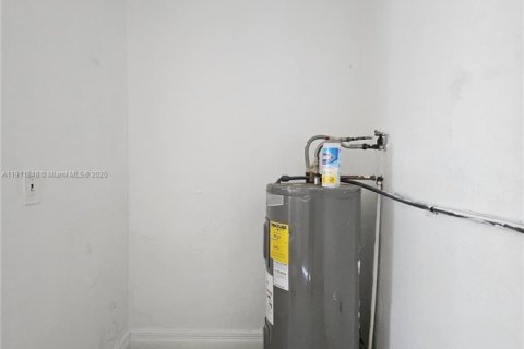 Купить виллу или дом в Майами, Флорида 3 спальни, 94.76м2, № 1967629 - фото 13