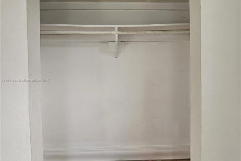 Купить виллу или дом в Майами, Флорида 3 спальни, 94.76м2, № 1967629 - фото 12