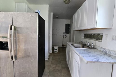 Купить виллу или дом в Майами, Флорида 3 спальни, 94.76м2, № 1967629 - фото 3