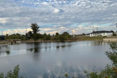 Land in Cape Coral, Florida № 2329023