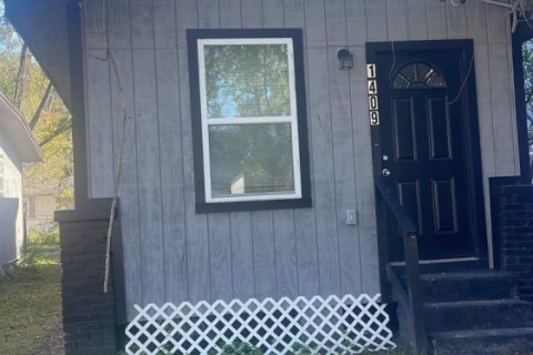 Casa en venta en Jacksonville, Florida, 5 dormitorios, 148.27 m2 № 885634 - foto 1