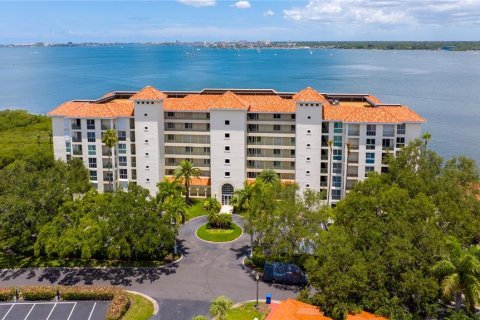 Condo à Saint Petersburg, Floride, 2 chambres № 2401169