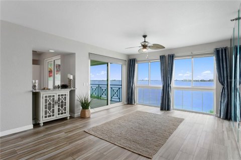 Copropriété à vendre à Saint Petersburg, Floride: 2 chambres, 140.28 m2 № 2401169 - photo 12