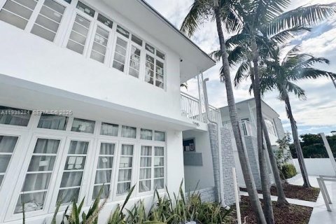 Copropriété à louer à Miami Beach, Floride: 1 chambre, 50.91 m2 № 1996272 - photo 3