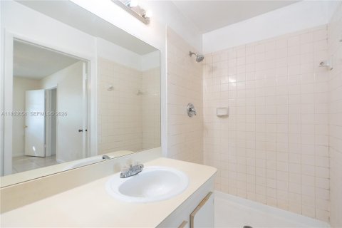 Купить кондоминиум в Пемброк-Пайнс, Флорида 2 спальни, 84.91м2, № 1963150 - фото 26