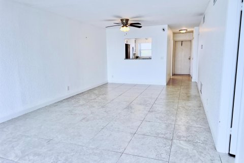 Copropriété à louer à Boynton Beach, Floride: 2 chambres, 89.46 m2 № 2085518 - photo 5