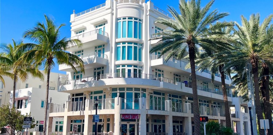 Кондоминиум с 2 спальнями в Майами-Бич, Флорида № 2048950