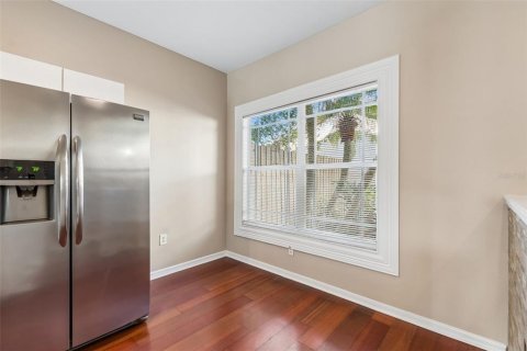 Touwnhouse à vendre à Tampa, Floride: 2 chambres, 115.38 m2 № 2092680 - photo 11
