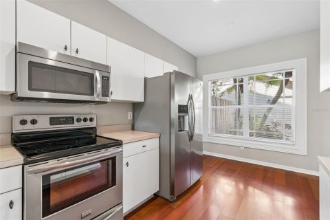Touwnhouse à vendre à Tampa, Floride: 2 chambres, 115.38 m2 № 2092680 - photo 10