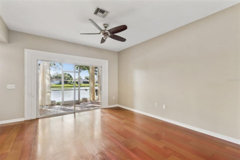 Touwnhouse à vendre à Tampa, Floride: 2 chambres, 115.38 m2 № 2092680 - photo 15