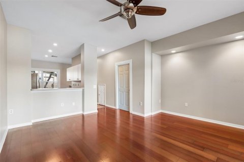 Touwnhouse à vendre à Tampa, Floride: 2 chambres, 115.38 m2 № 2092680 - photo 14