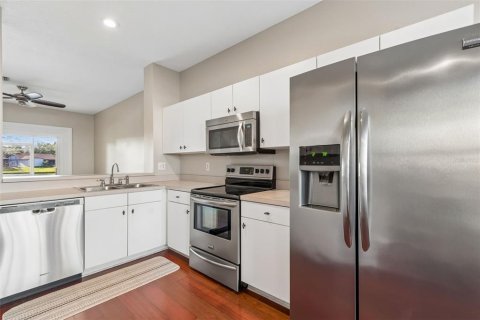 Touwnhouse à vendre à Tampa, Floride: 2 chambres, 115.38 m2 № 2092680 - photo 8